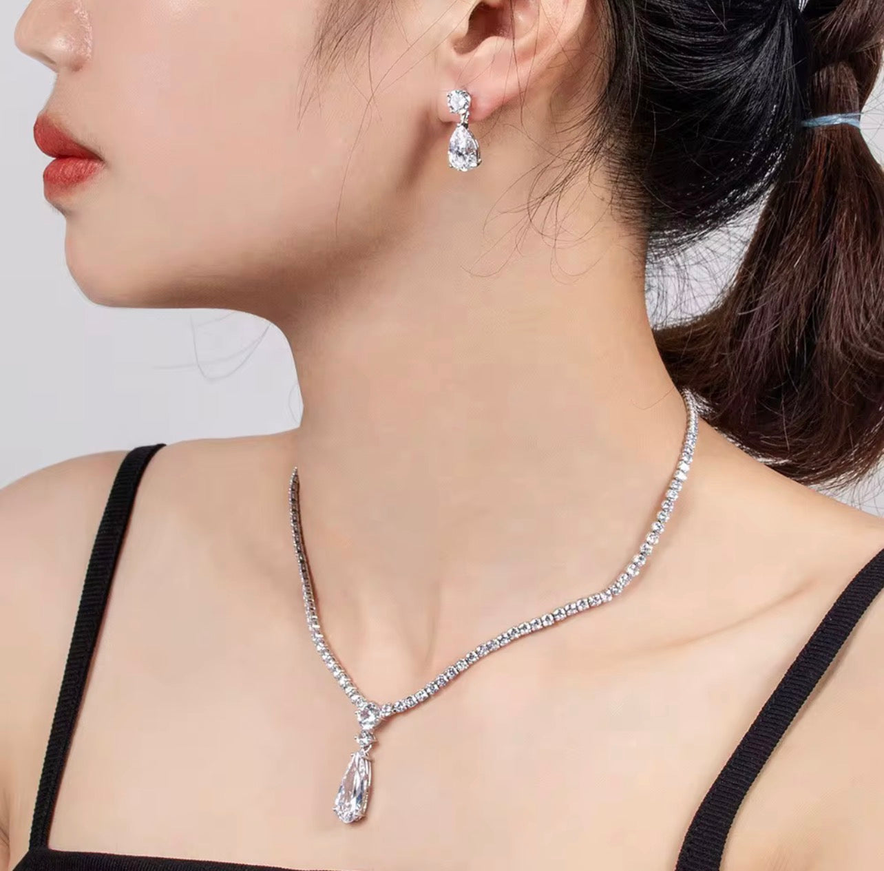 water droplets silver plated plated necklace earring set ( black)