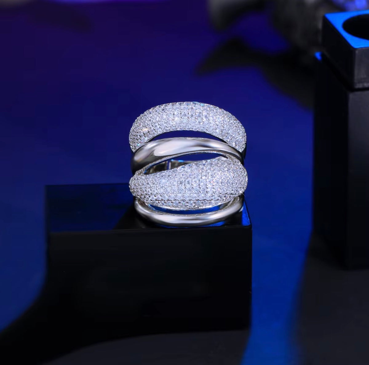 Lumina Crossover Statement Ring