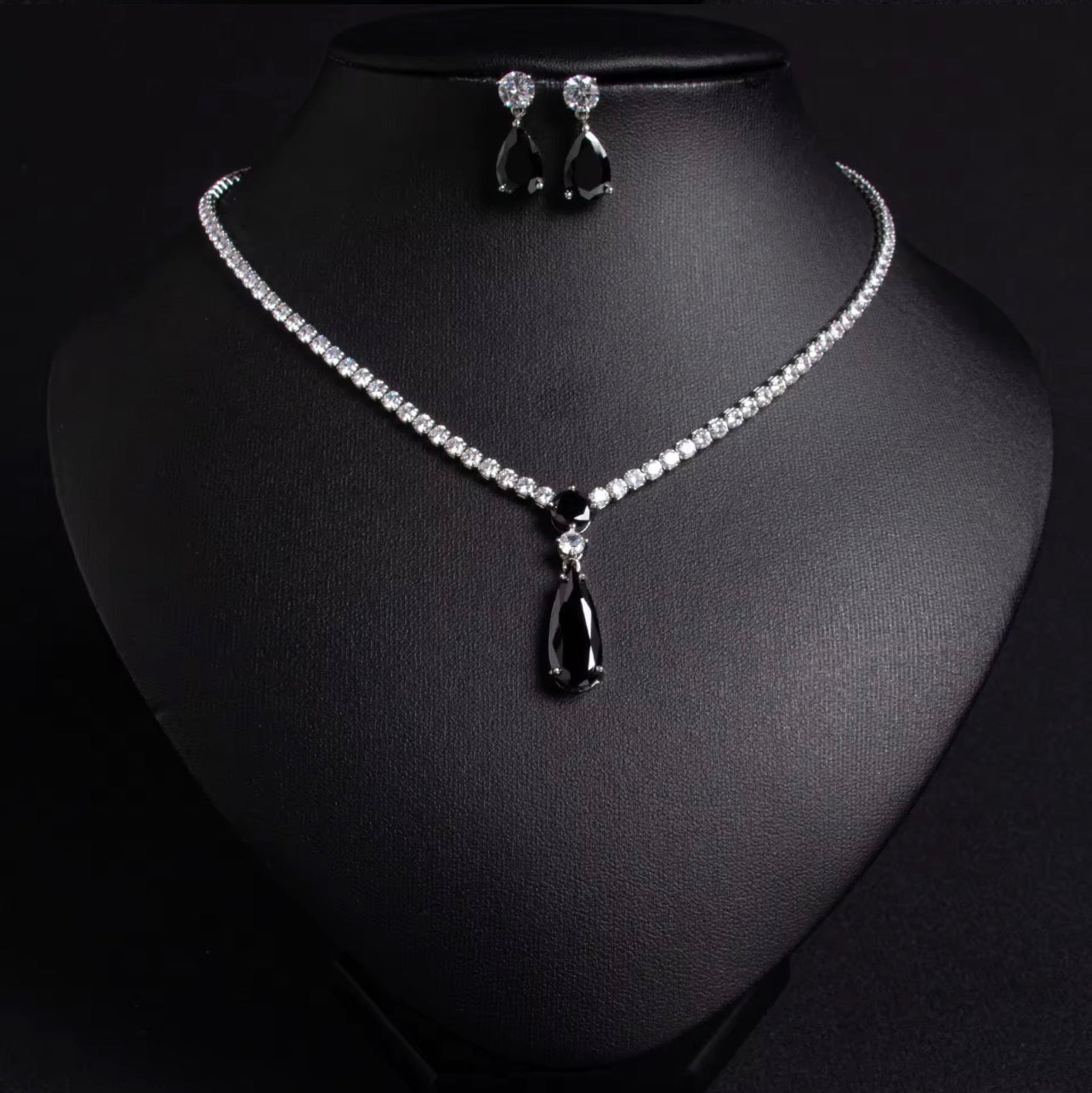 water droplets silver plated plated necklace earring set ( black)