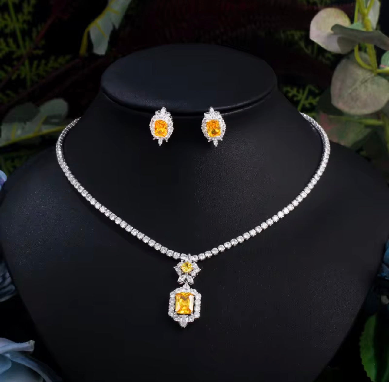 Elegant silver  plated zircon set