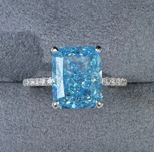 Lustrous Lumiere Ring