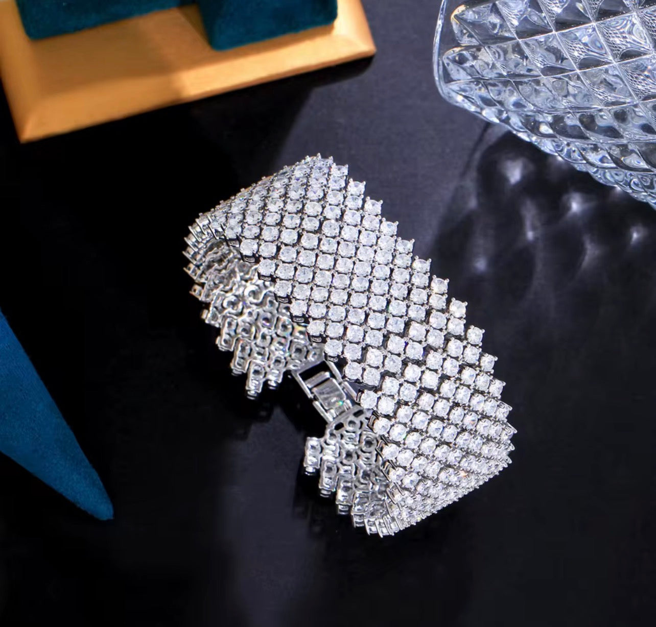 Lumina Infinite bracelet