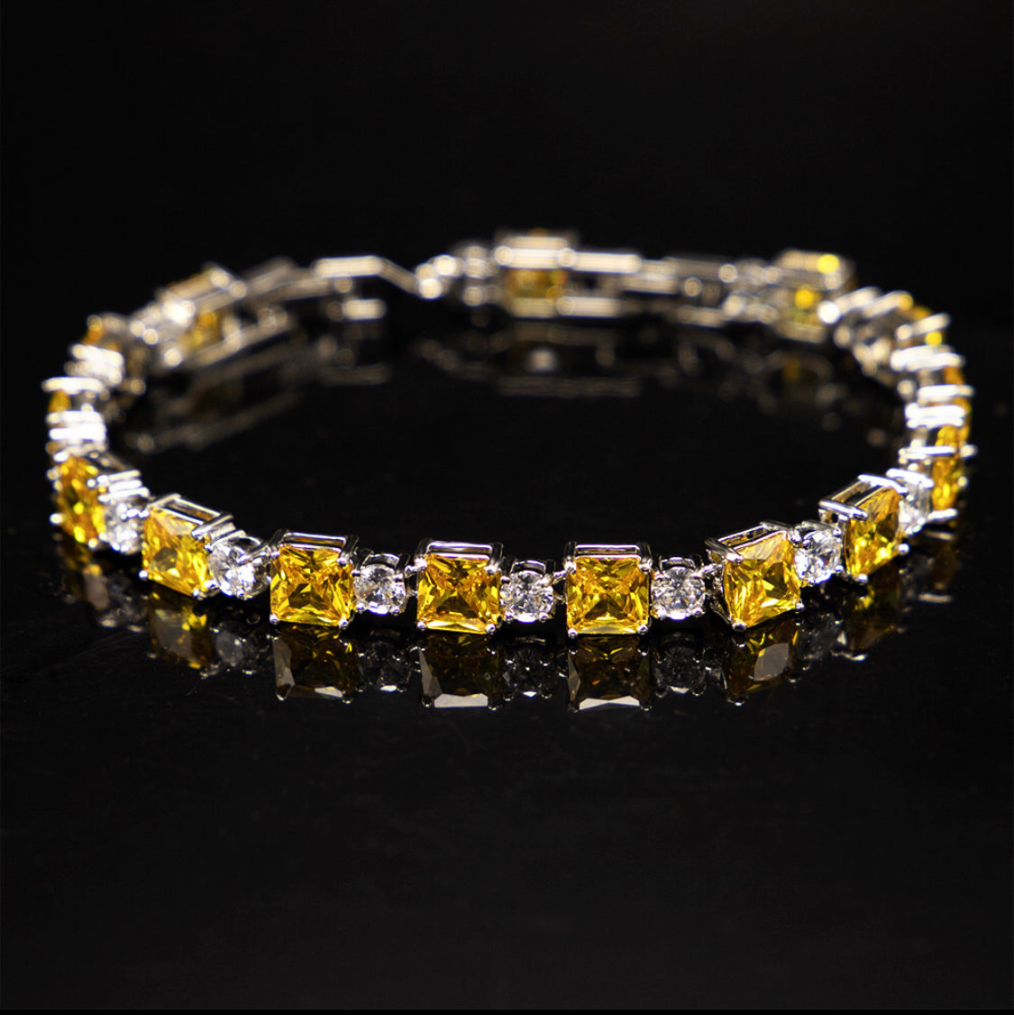 Zircon Lumiere Bracelet