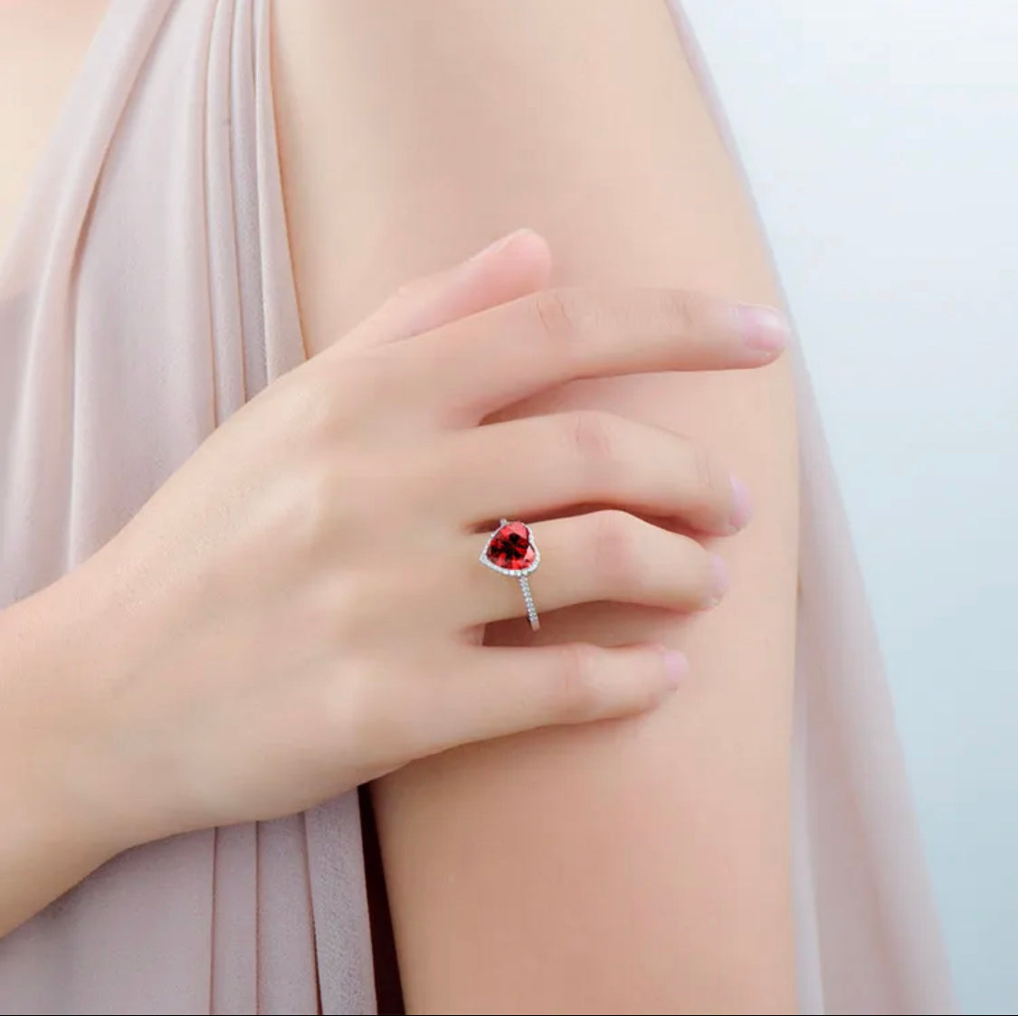 Timeless Eclat Heart Ring
