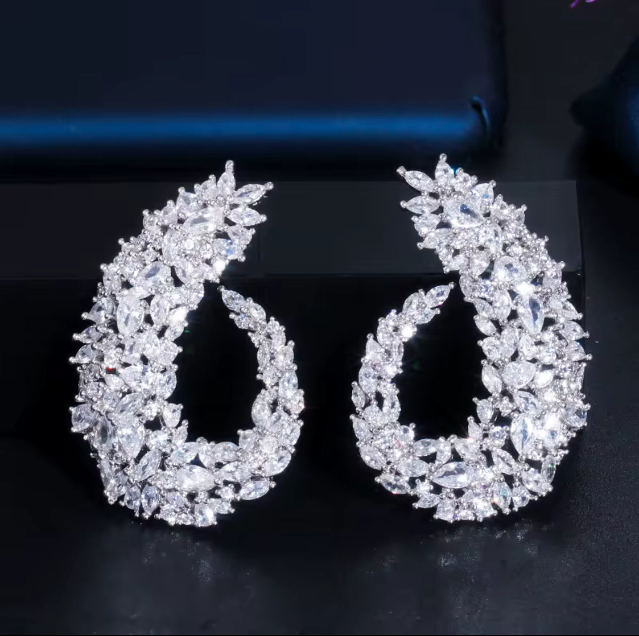 Sparkling Glow Earrings