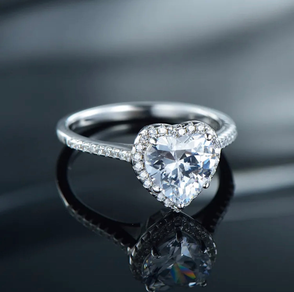 Eternal Lumiere Heart Ring