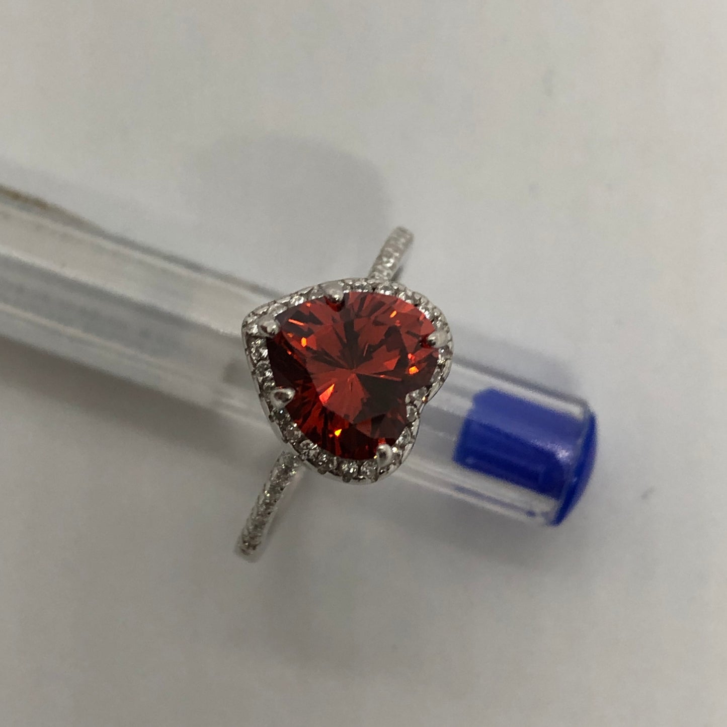 Timeless Eclat Heart Ring